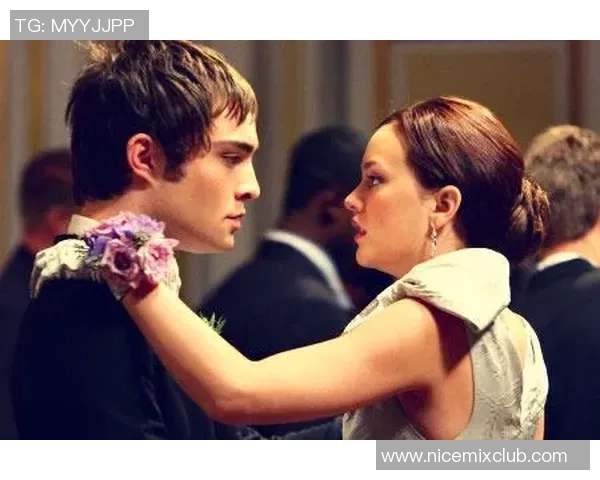 足球明星的魅力与异性缘分揭秘：他们如何赢得爱情与关注