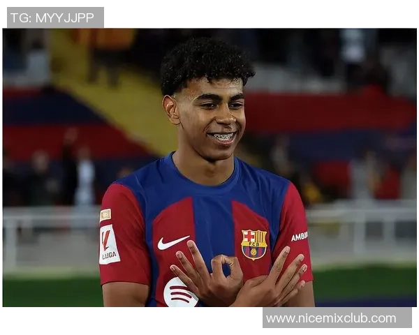 足球明星近视眼镜的魅力与时尚如何影响年轻人的选择与追随